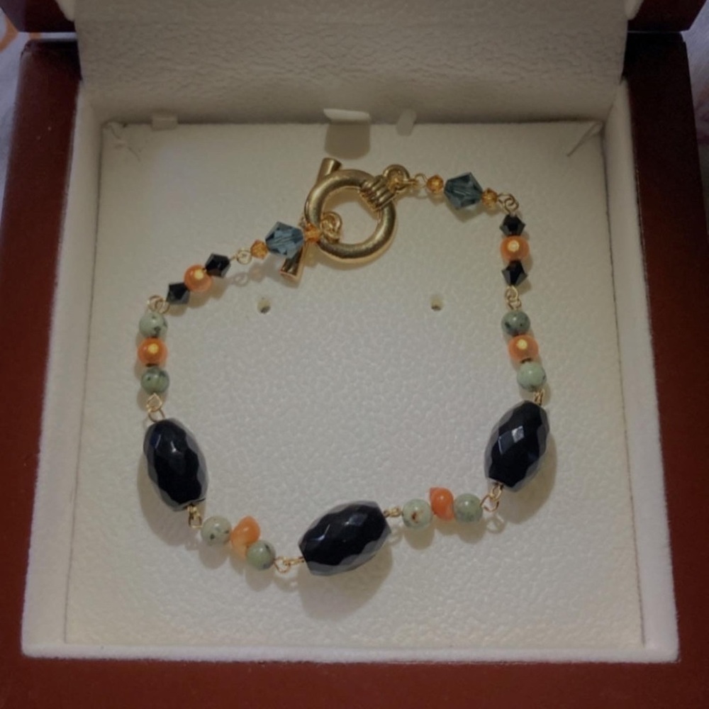 Bead and shell bracelet